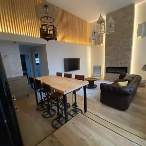https://cornelia-suites-03.bilbaohotelsspain.com